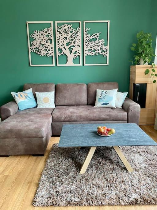 2-Zimmer Zentral In Ferdinandshof, Wlan Modern Ngoại thất bức ảnh