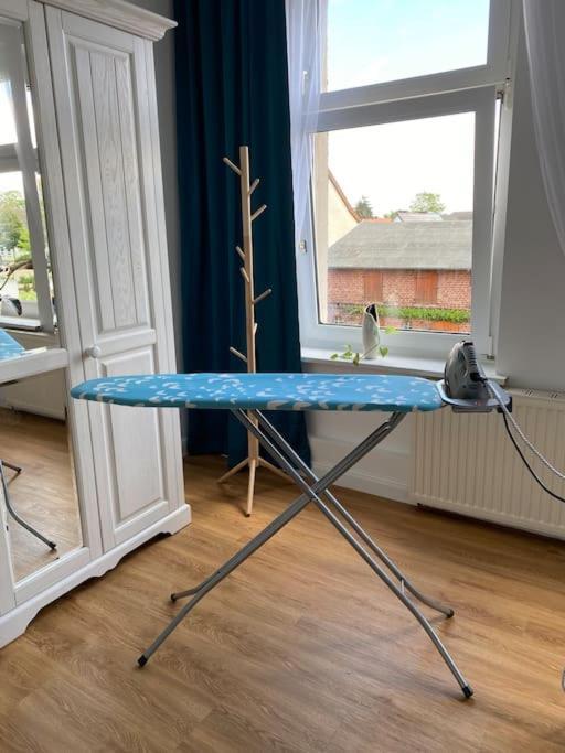2-Zimmer Zentral In Ferdinandshof, Wlan Modern Ngoại thất bức ảnh